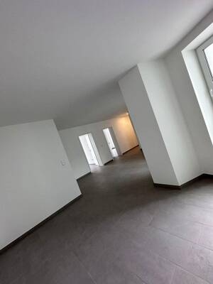 Schöne 3 Raum Wohnung mit Wohnküche, Fußbodenheizung ,Balkon und Aufzug – 39112 Magdeburg – Vorschaubild 8