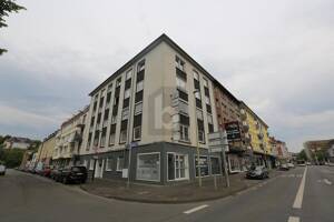 FAKTOR 15,8 - MEGA WOHN UND GESCHÄFTSHAUS