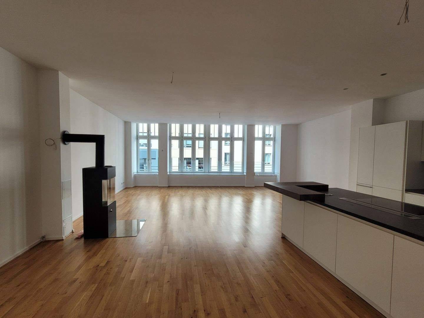 Bestlage City Loft 2 Zimmer mit EBK, Kamin und Aufzug – Leipzig – Vorschaubild 3