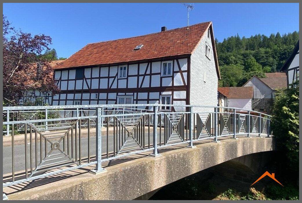 Charmantes Wohnhaus mit Nebengebäude – Knüllwald – Vorschaubild 3