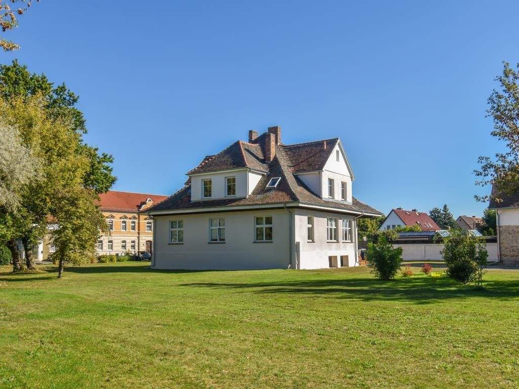 Stilvolle Villa mit weitläufigem Grundstück – Kemberg – Bild 1 von 9