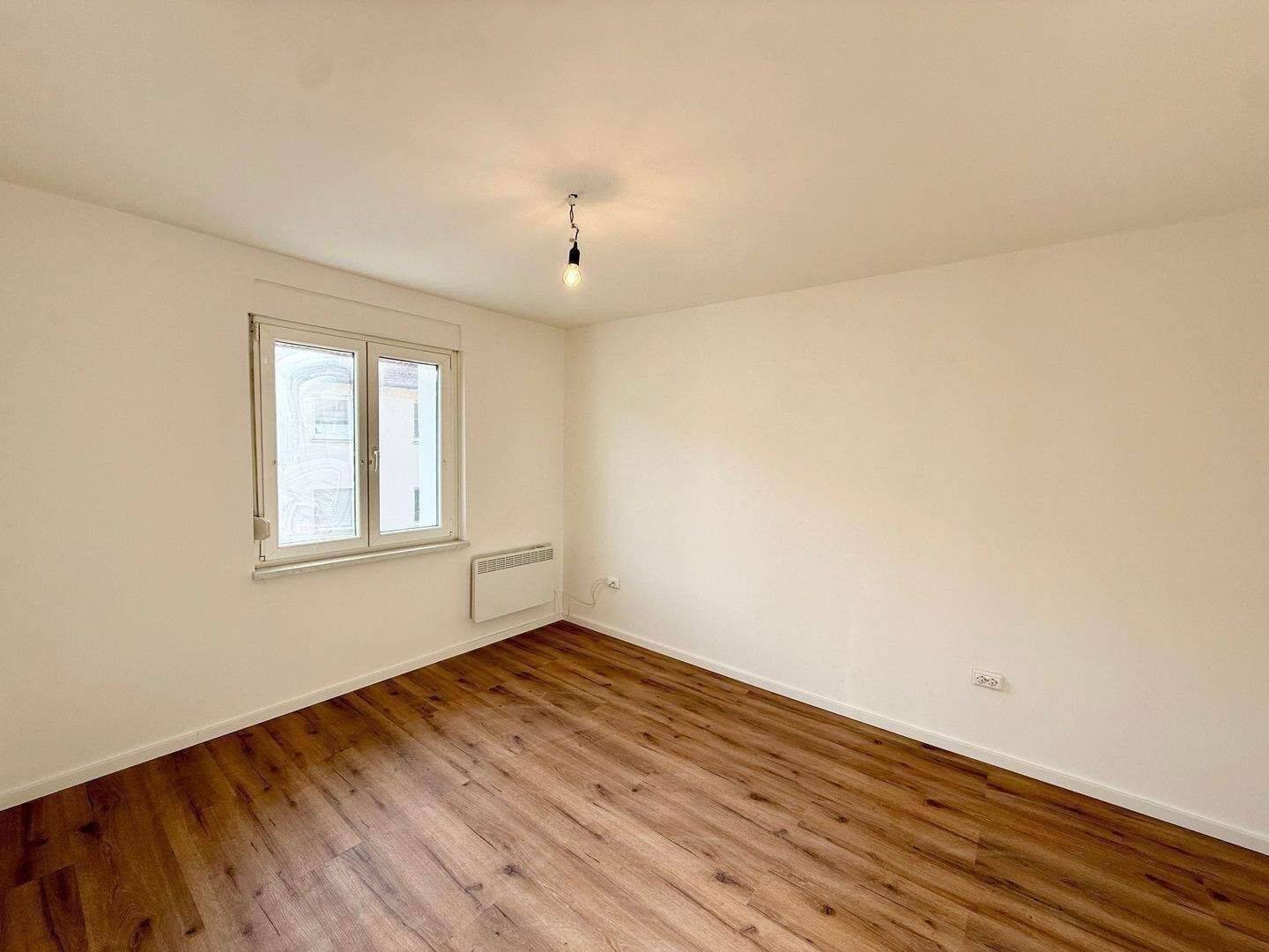 Reserviert - Perfekt geeignet für 2-er WG! Freie & helle 2-Zimmer-Wohnung im 2.OG in nettem MFH direkt an der TH – Nürnberg – Vorschaubild 4