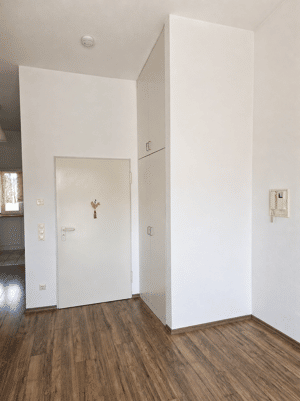 Helle 1-Zimmer-Wohnung mit großem Sonnenbalkon (8 m²), EBK & Aufzug - Nahe Infineon – 93049 Regensburg – Vorschaubild 2