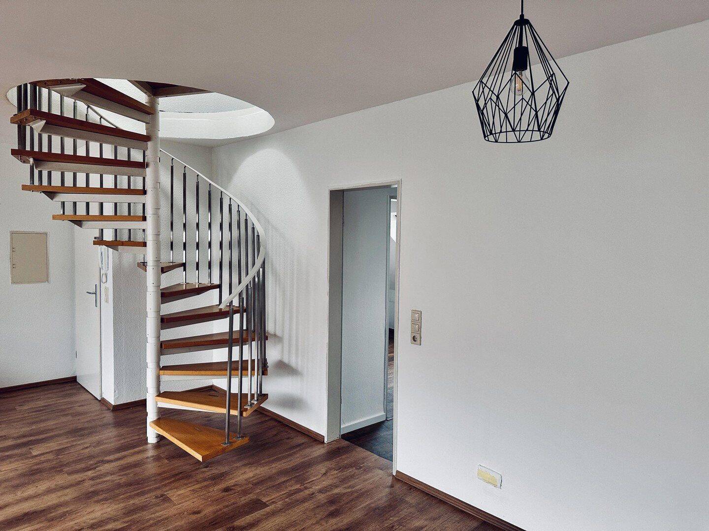 Exklusives Wohnen auf zwei Ebenen - moderne 5-Zimmer-Maisonette mit Balkon & eigener PV-Anlage – Dinslaken – Vorschaubild 3