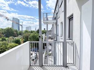 Helle 2-Zimmer-Wohnung mit großzügigem Eingangsbereich und Weitblick