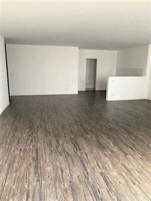 Wohnen in Stadtfeld, große helle 4-Raum-Wohnung mit Abstellraum, Gäste WC und Balkon. – 39104 Magdeburg – Vorschaubild 6
