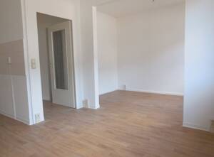 Hier wird saniert - 2 Raum Wohnung im Zentrum – 4720 Döbeln – Vorschaubild 5