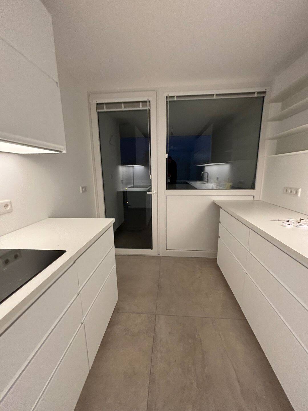 Neu renovierte 4-Zimmer-Wohnung mit Balkon, Aufzug & Tiefgarage am Cramer-Klett-Park – Nürnberg – Vorschaubild 9
