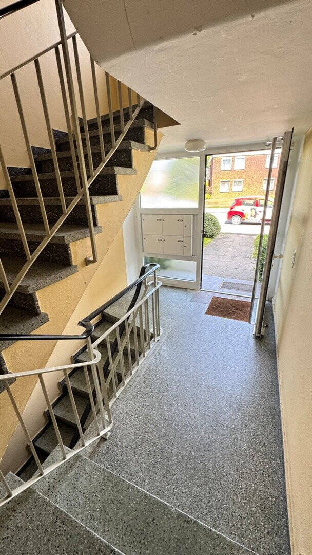 ** PROVISIONSFREI ! ** 4- Raum- ETW in D- Lörick, Niederdonker Str. 39 mit Balkon, ab sofort frei ! – Düsseldorf – Vorschaubild 6