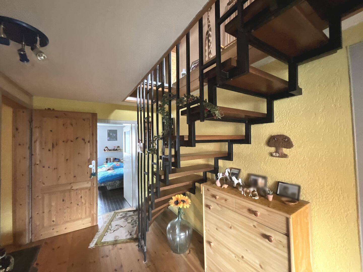 Idyllisches Bauernhaus mit 260 m² Wohnfläche, Scheune und Stallungen in Homberg/Efze. – Homberg – Bild 1 von 9