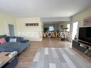 RESERVIERT!! Freistehendes Einfamilienhaus mit Wintergarten, Garage und gepflegten Außenanlagen – 99099 Erfurt – Vorschaubild 5