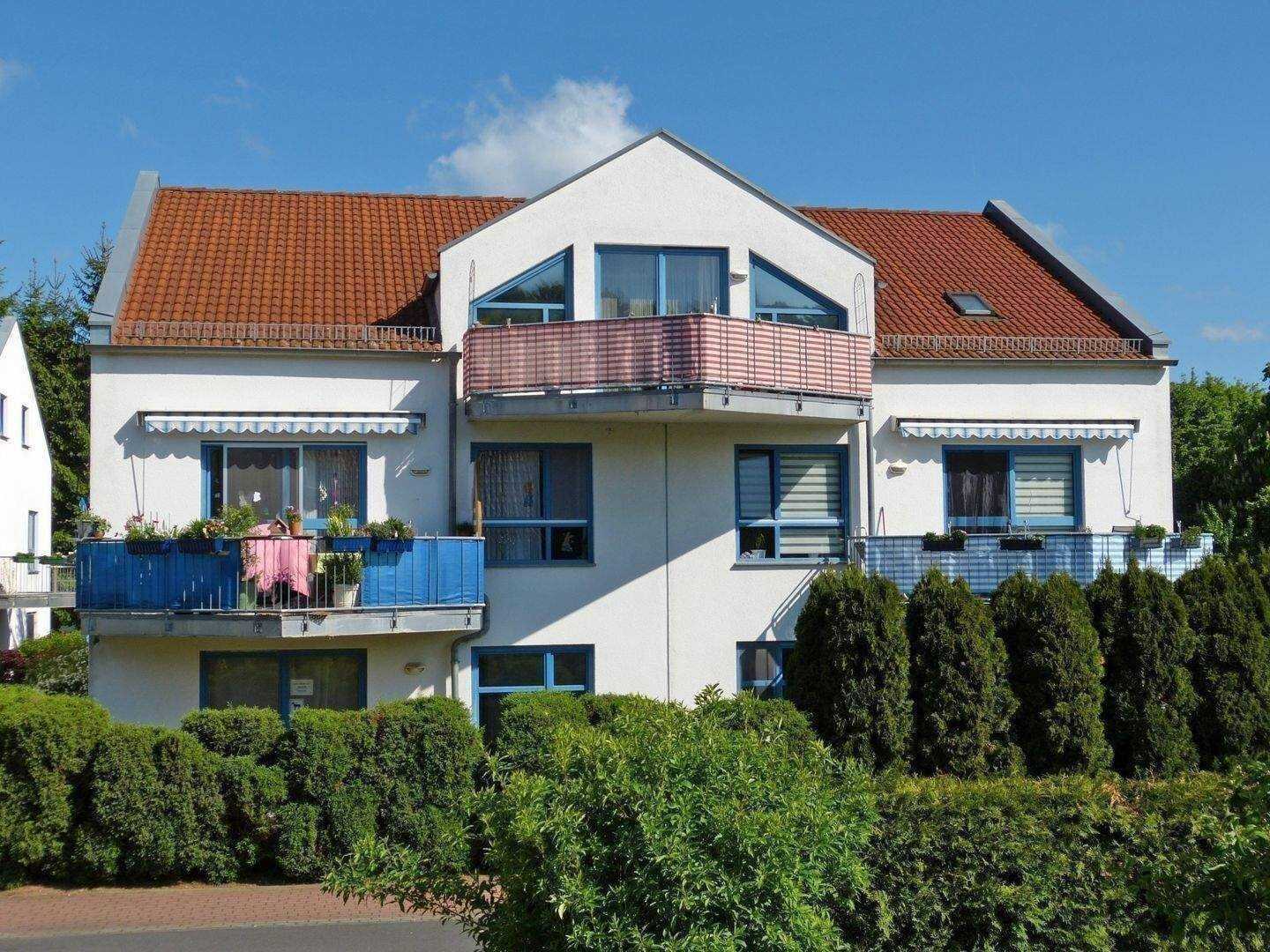 GUTE LAGE!!! Attraktive ETW mit Terrasse und Pkw- Stellplatz – Niederaula – Bild 1 von 9