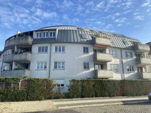 Schöne Eigentumswohnung mit Terrasse, Garten und Tiefgaragenstellplatz, Vermietet