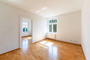 Charmante leerstehende 2-Zimmer-Etagenwohnung mit Parkett im Denkmalobjekt – 1157 Dresden – Vorschaubild 5