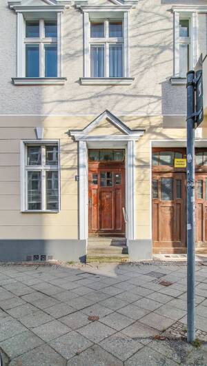 Altbauwohnung mit kleinem Balkon und viel Charme – 13585 Berlin – Vorschaubild 1