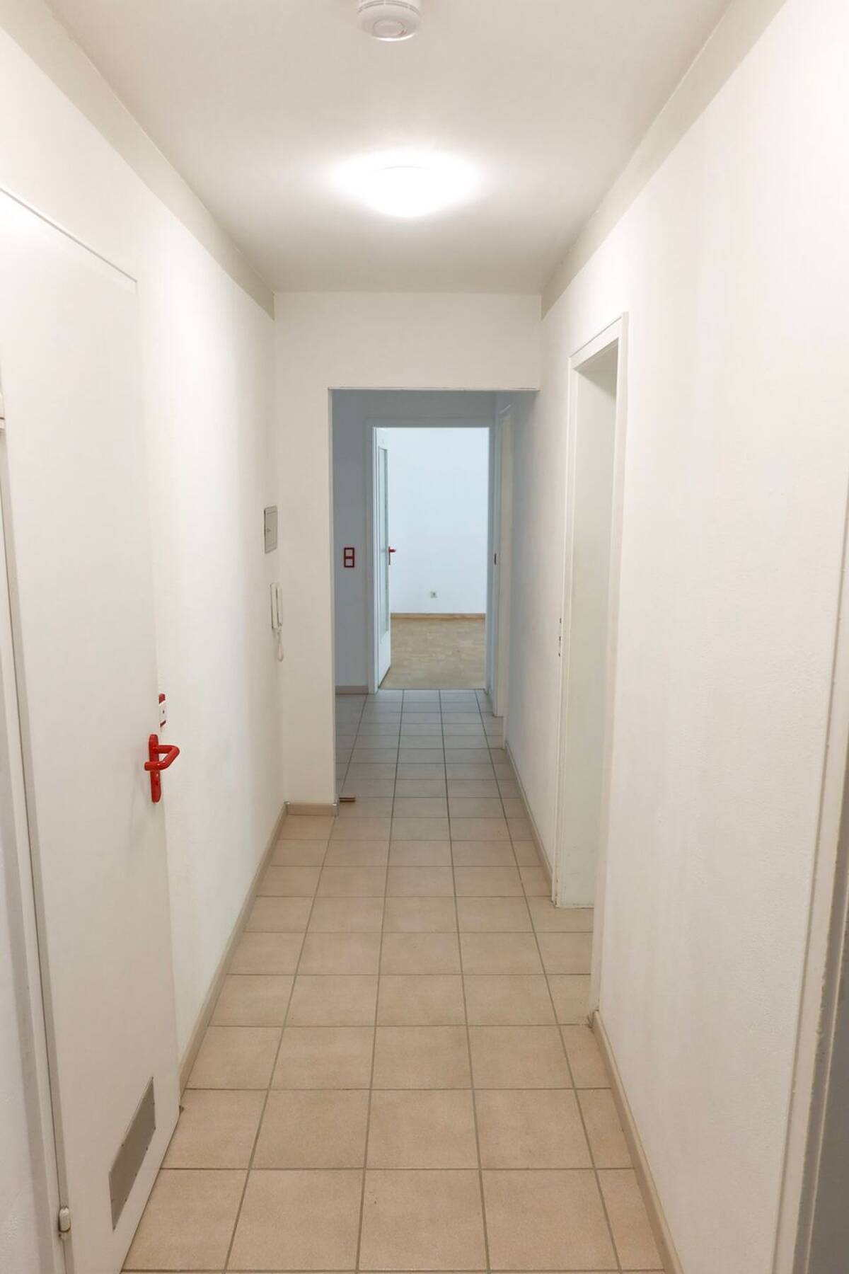 Großzügige 4,5-Zi-Whg im EG | 92 m² | 2 Balkone | Garage + Gemeinschaftsgarten - modernisiert – 70619 Stuttgart – Bild 1 von 9