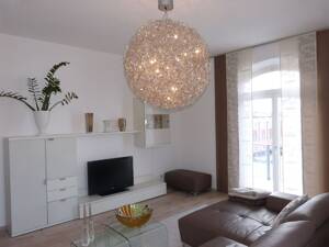 Attraktive, moderne und helle 3-Zimmerwohnung mit Einbauküche und zwei Balkonen in unmittelbarer Nähe zum Südstadtpark Fürth – 90763 Fürth – Vorschaubild 2