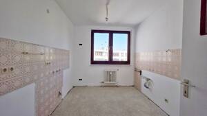 Freie großzügige 3-Zimmer-Wohnung mit Westloggia und Fahrstuhl nur 300 Meter vom Kudamm! – 10629 Berlin – Vorschaubild 6