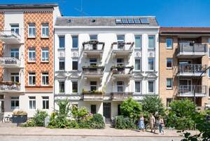 Erstbezug nach Sanierung: 2-Zimmer-Altbauwohnung in Eimsbüttel zu erwerben!