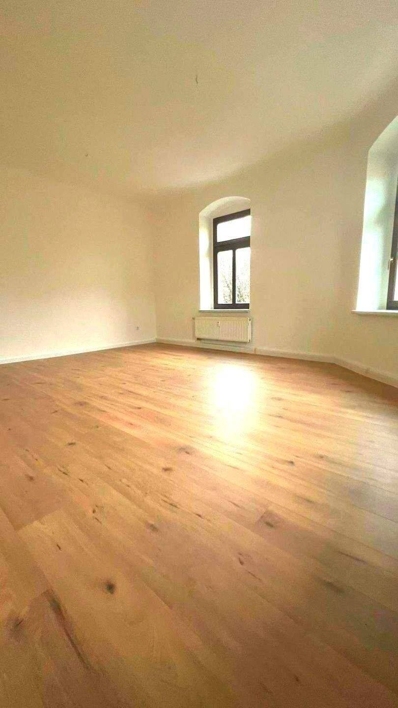 SOFORT FREI / NEU SANIERT / BLICK INS GRÜNE / TOP LAGE