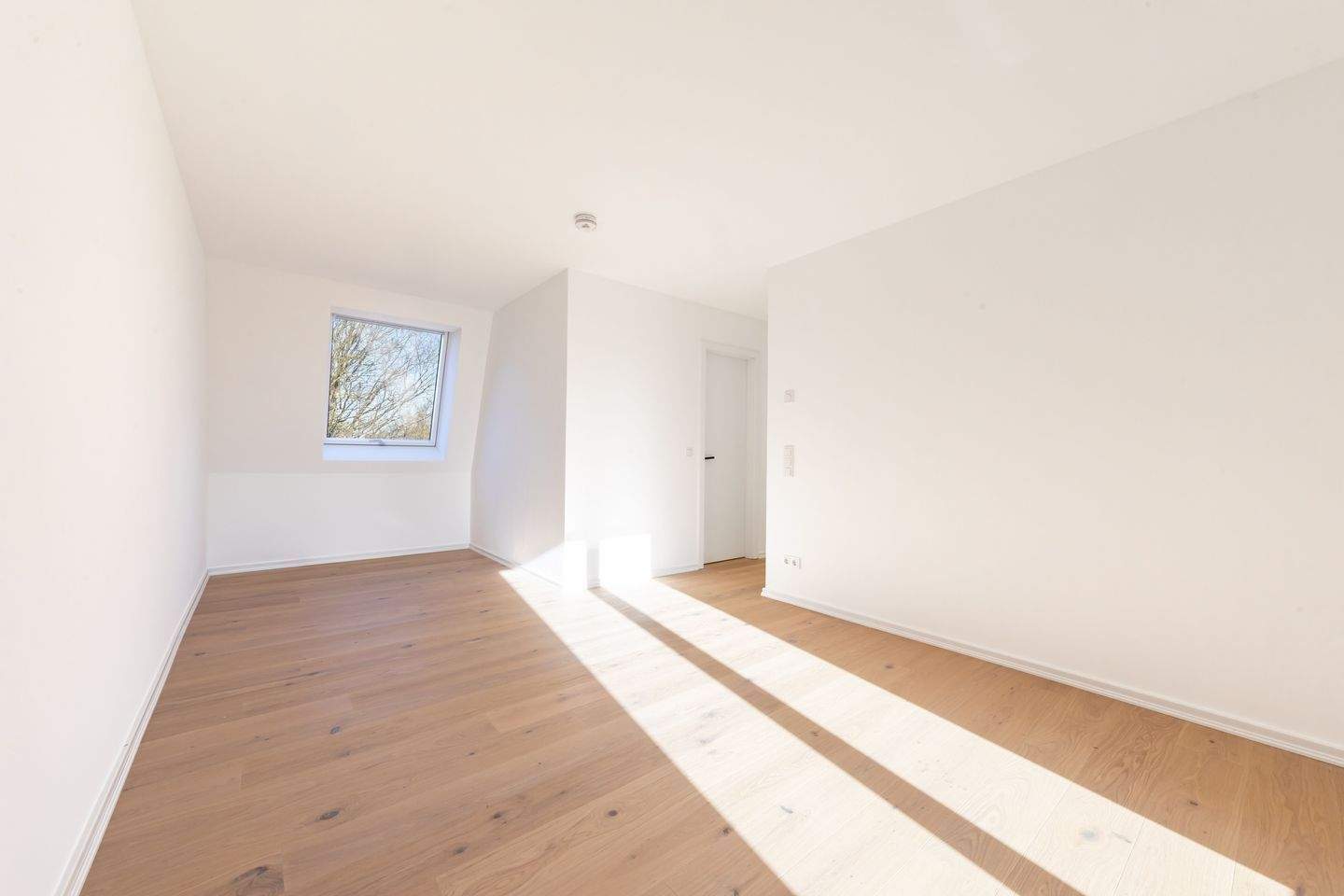 Courtagefreie Dachgeschoss-Maisonettewohnung in Winterhude – Hamburg – Vorschaubild 8