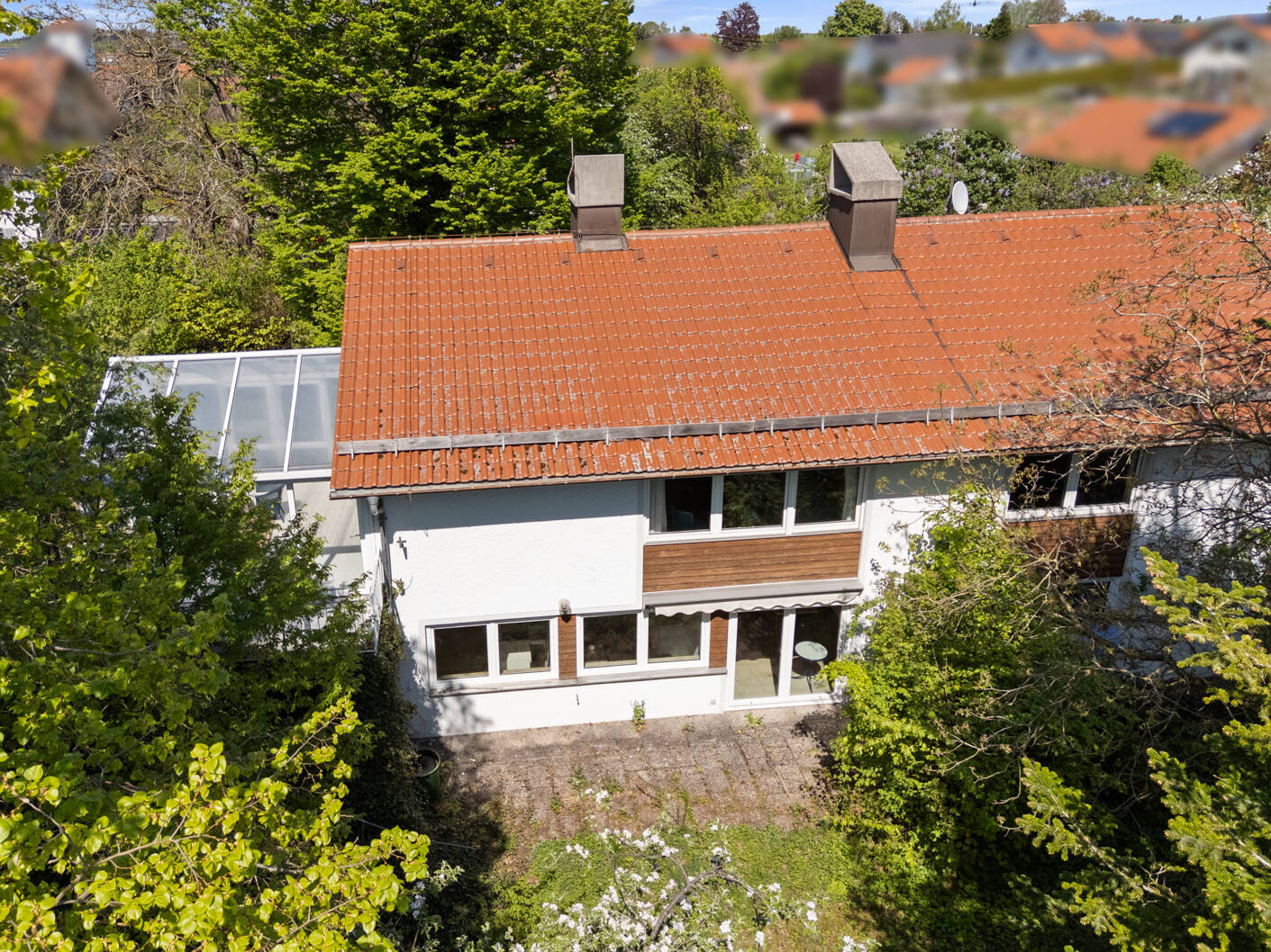 Grüne Oase: EFH mit ELW, toller Garten (1.431 m²) – Reichling – Bild 1 von 9