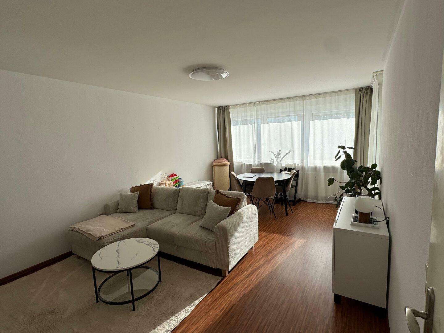 Attraktive 2-Zimmer-Wohnung mit Tiefgaragenstellplatz - Ihre Chance auf ein neues Zuhause! – Augsburg – Bild 1 von 7