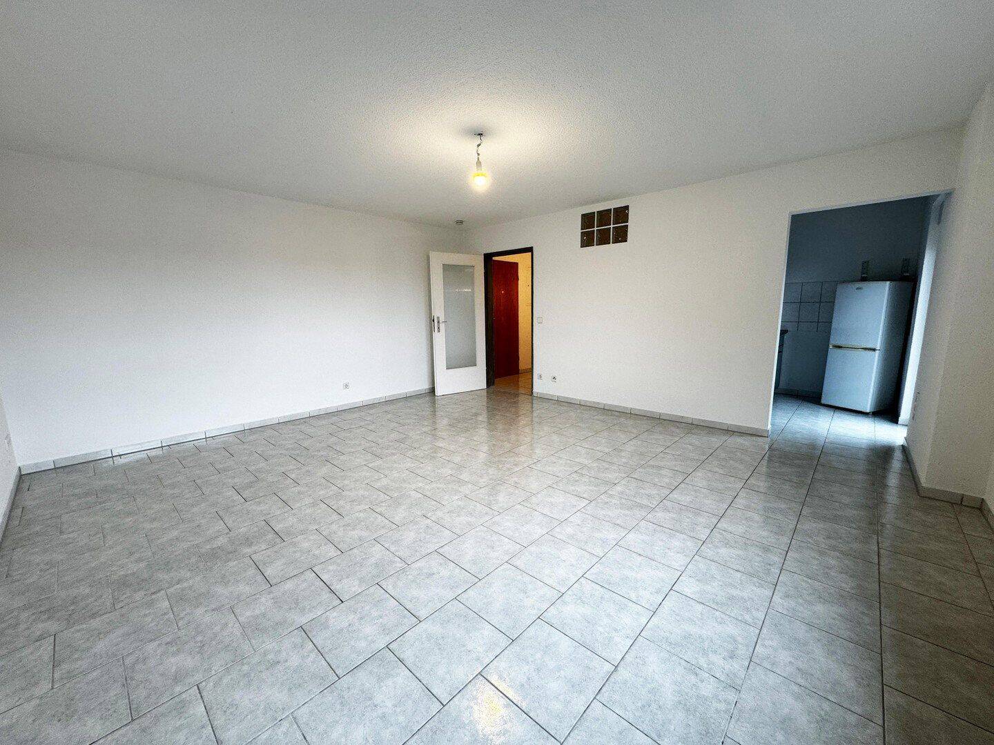 Sonniger Balkon & Stellplatz - Helle 1-Zimmer Wohnung - Nur 50m zur Lidl Zentrale – Bad Wimpfen – Vorschaubild 2
