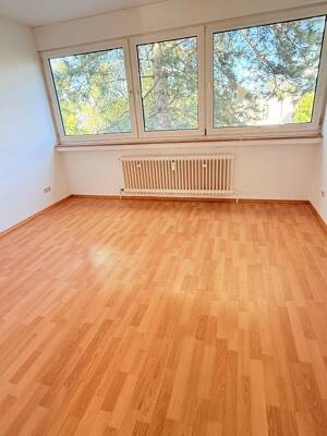 Lichtdurchflutete 3-Zimmer-Wohnung mit Balkon und Blick ins Grüne – 81927 München – Vorschaubild 8