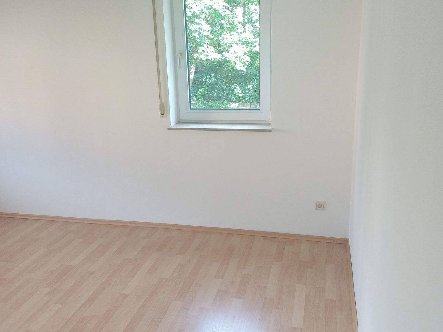 Charmante 2-Zimmerwohnung mit Loggia in einer der schönsten Wohnanlagen Nürnberg's – Nürnberg – Vorschaubild 9