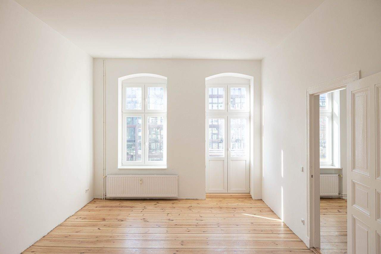 Exklusiv sanierte 2-Zimmer-Wohnung nahe der Spree – lichtdurchflutet, Balkon und sofort bezugsfrei