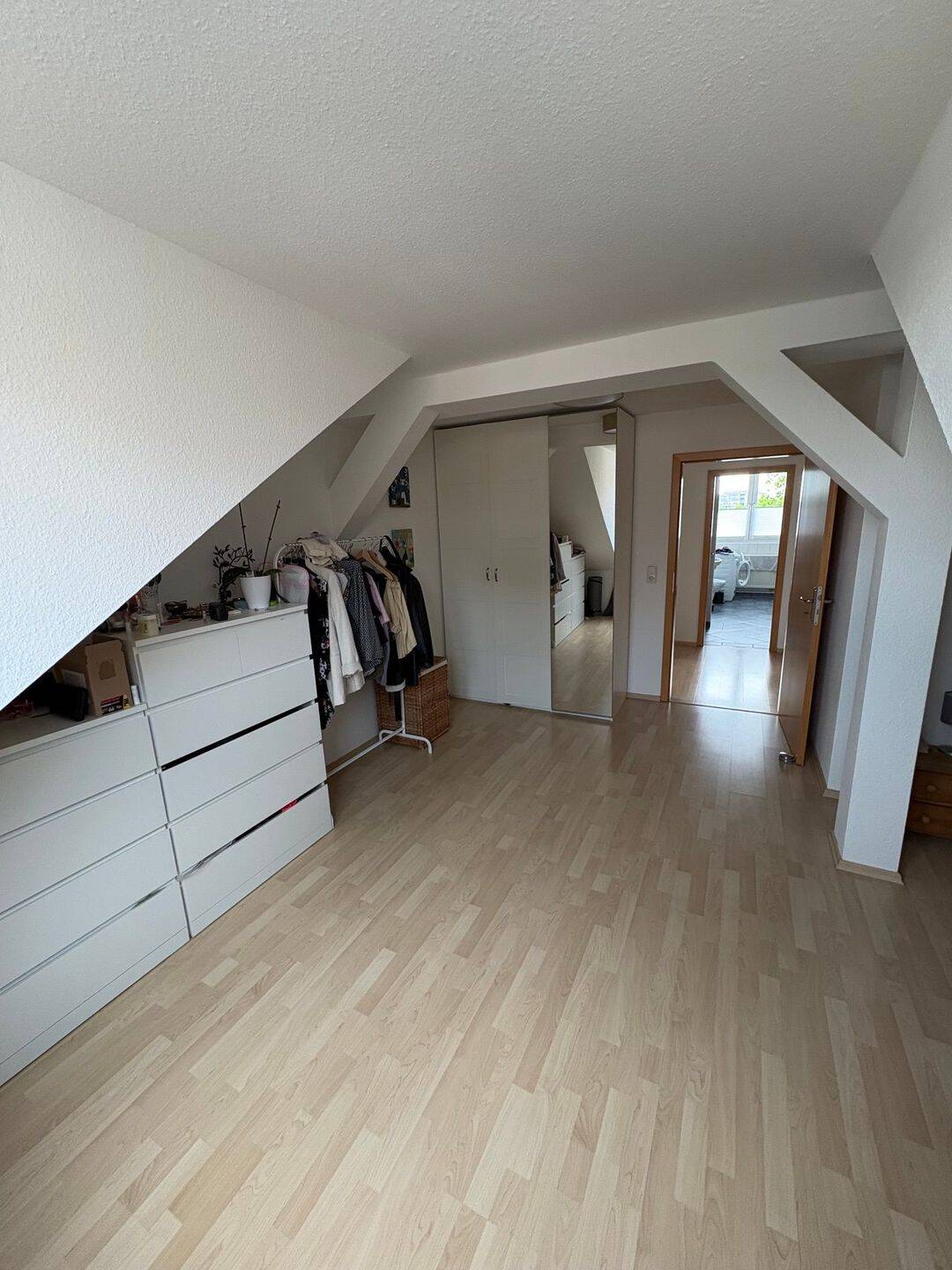 Möbilierte, helle 3 Zimmerwohnung mit Garage inkl. aller Kosten – Braunschweig – Vorschaubild 8