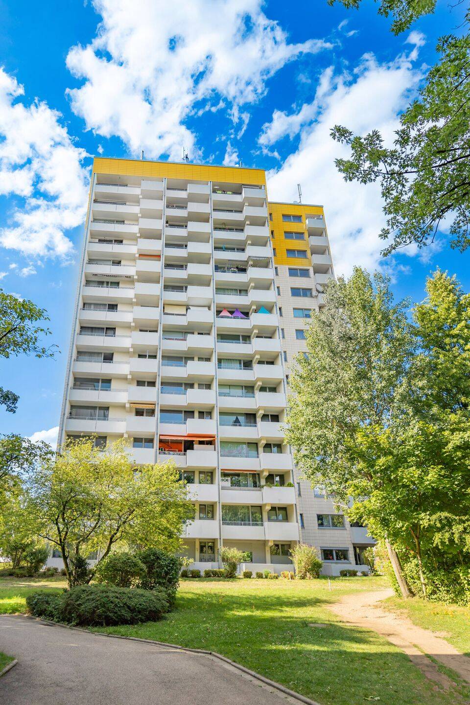 Kapitalanlage im Panorama Tower|3-Zimmer-Wohnung mit Balkon & Tiefgarage (6.OG) – Germering – Vorschaubild 3