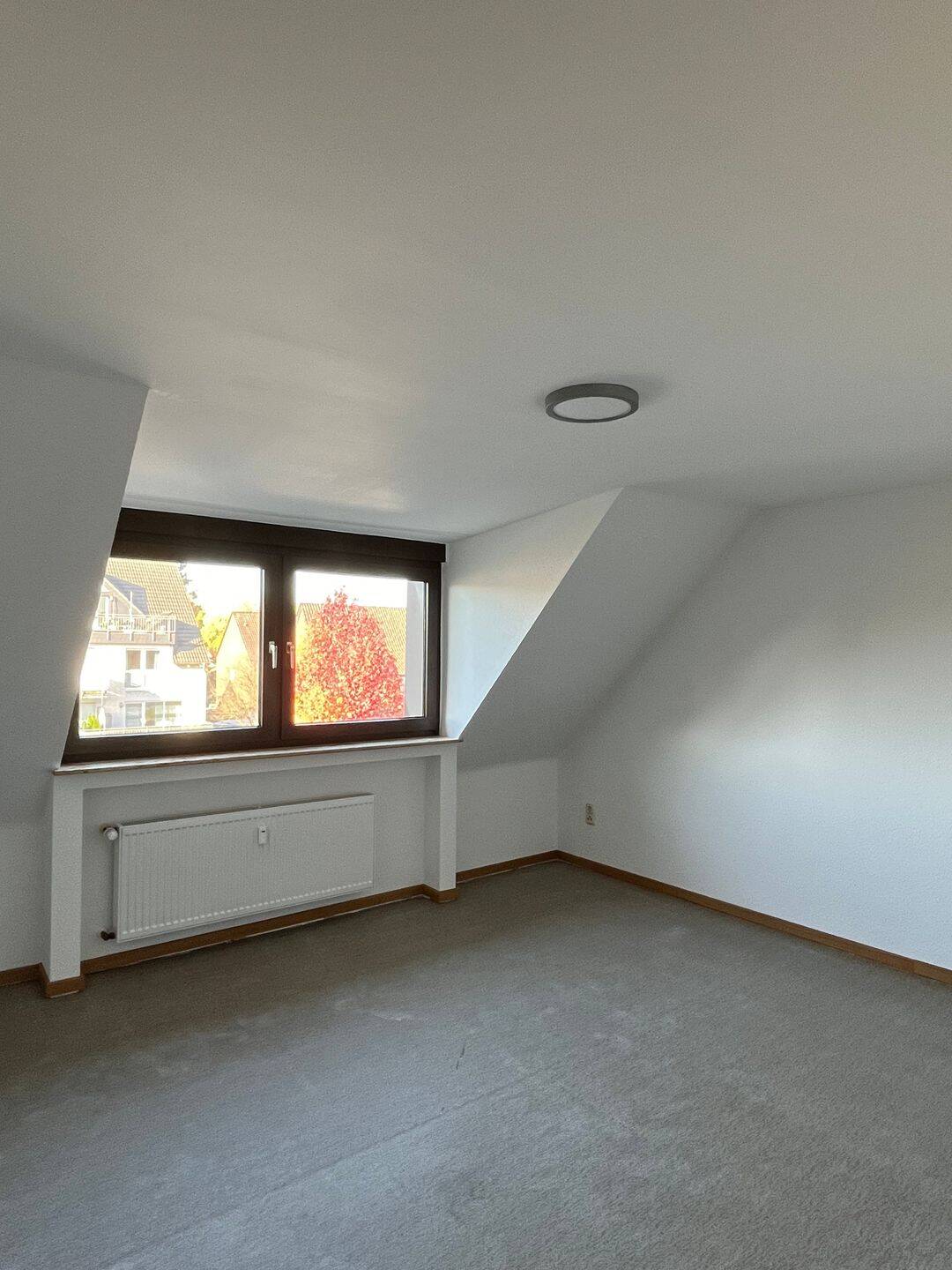 Helle, lichdurchflutete und moderne Dachgeschosswohnung in Sterkrade – Oberhausen – Vorschaubild 6