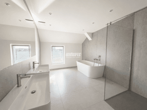 antaris Immobilien GmbH ** Denkmal trifft Wohnkomfort: Energetisch sanierte Wohnung mit Balkon** – 99084 Erfurt – Vorschaubild 3