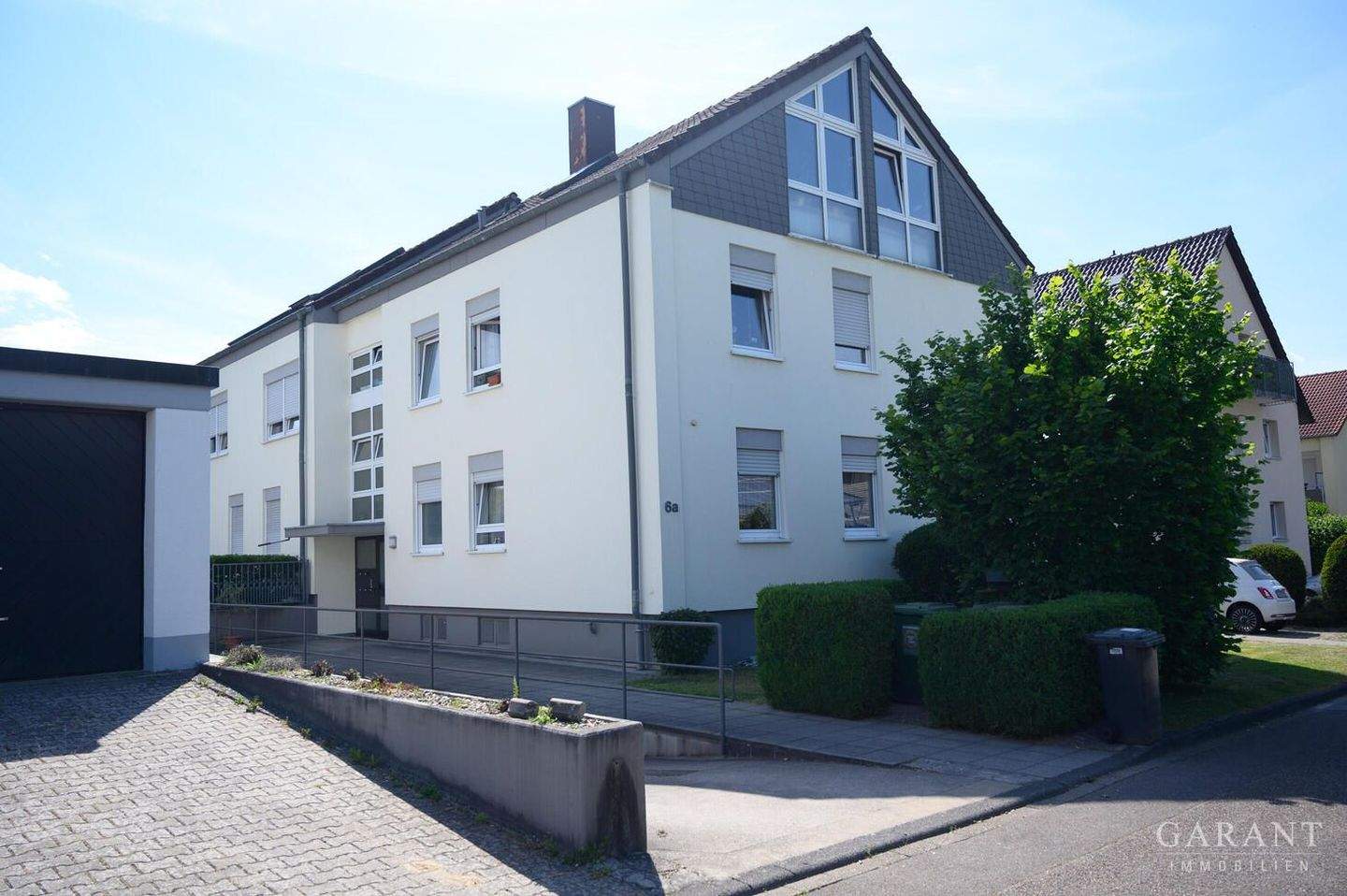Haus im Haus mit Süd-Garten freiwerdend + 5 Wohnungen + TGs – Ettlingen – Bild 1 von 9