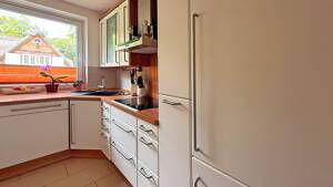 Lichtdurchflutete Erdgeschosswohnung mit Traumgarten und Tiefgaragenstellplatz - Wentzel Dr. – 22391 Hamburg – Vorschaubild 9