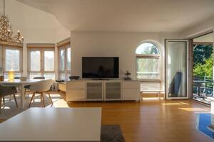 Effiziente Wohnung mit Kamin, Loggia, Balkon & Tiefgaragen-Stellplatz – 22391 Hamburg – Vorschaubild 6