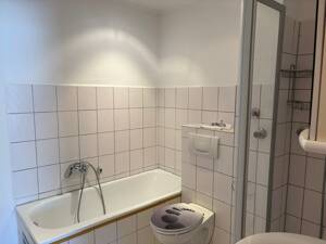 ATTRAKTIVE 2-ZIMMER-DACHGESCHOSSWOHNUNG MIT BALKON UND LIFT IN GEPFLEGTER WOHNANLAGE – 48145 Münster – Vorschaubild 7