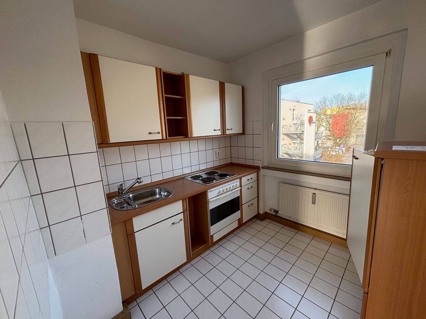 Helles Appartment mit Balkon und Garage (auf Wunsch) in Duisburg-Wanheimerort