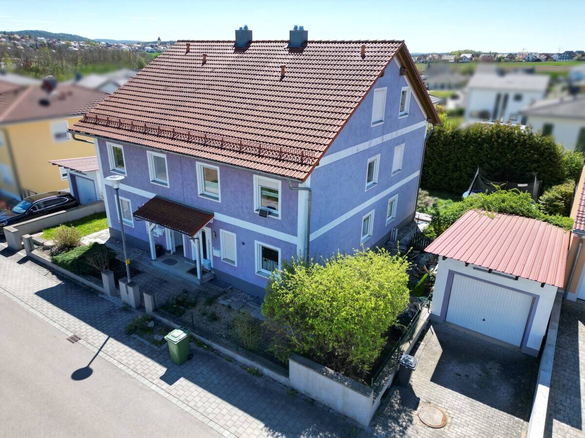 | Lebensräume! | Gepflegte Doppelhaushälfte mit Garten, Garage und Ausbaureserve – Maxhütte-Haidhof – Vorschaubild 2