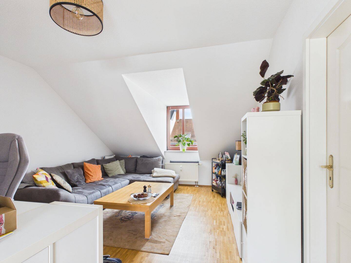 Lichtdurchflutete 2-Zimmerwohnung mit Loggia im begehrten Gohlis-Süd! – Leipzig – Vorschaubild 4