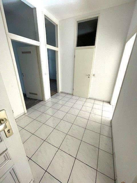Große helle 3-Raum Wohnung mitten in Stadtfeld mit Balkon. – Magdeburg – Vorschaubild 6