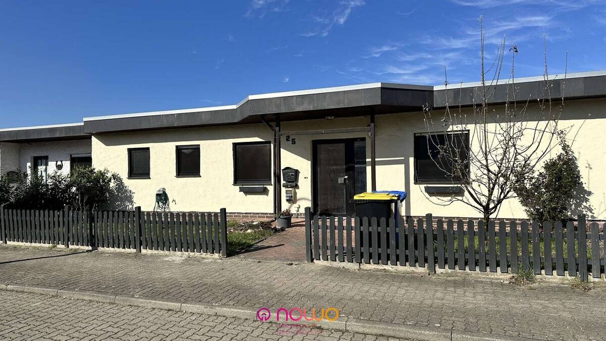 Barrierearmes Wohnen mit Stil - gepflegter Kettenbungalow mit Garten und Garage auf Erbbaugrundstück – 38239 Salzgitter – Bild 1 von 9