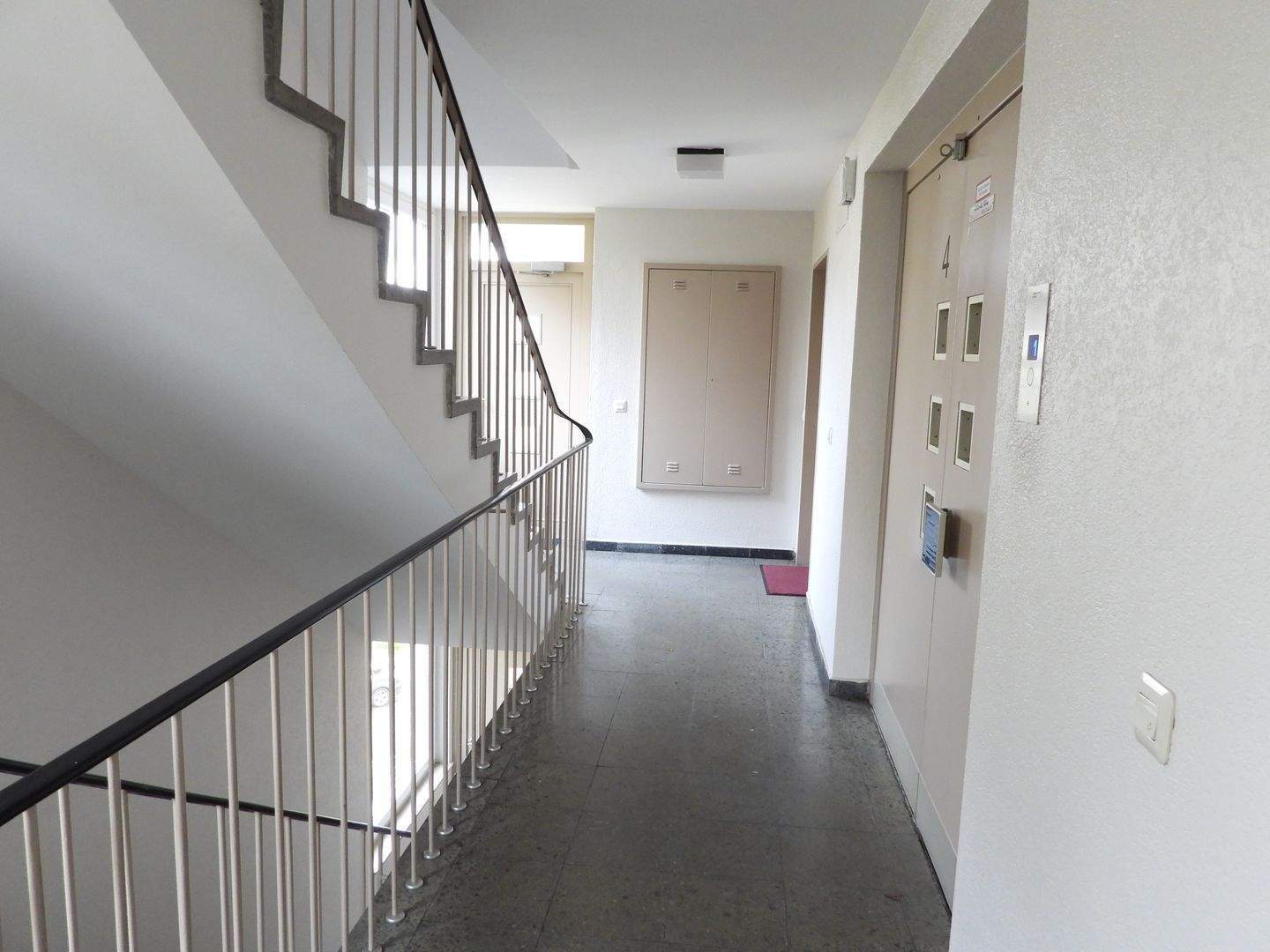 Machen Sie Ihren Traum von 4 eigenen Wänden wahr!!! Gemütliche 2 Zimmerwohnung mit Balkon – Nürnberg – Vorschaubild 4