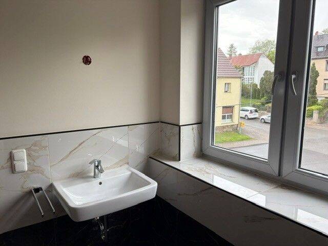Moderne 2-Raum-Wohnung mit Wohnküche, Einbauküche, Fußbodenheizung & Stellplatz in Erfurt-Marbach – Erfurt – Vorschaubild 3