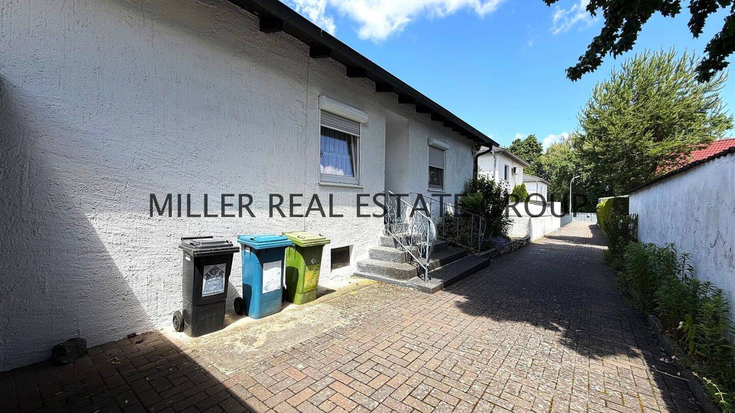 Seltene Gelegenheit in Ingolstadt-Unterhaunstadt: Großzügiger Bungalow mit Vollkeller, Doppelgarage, Garten & Ausbaupotenzial! – Ingolstadt – Vorschaubild 2