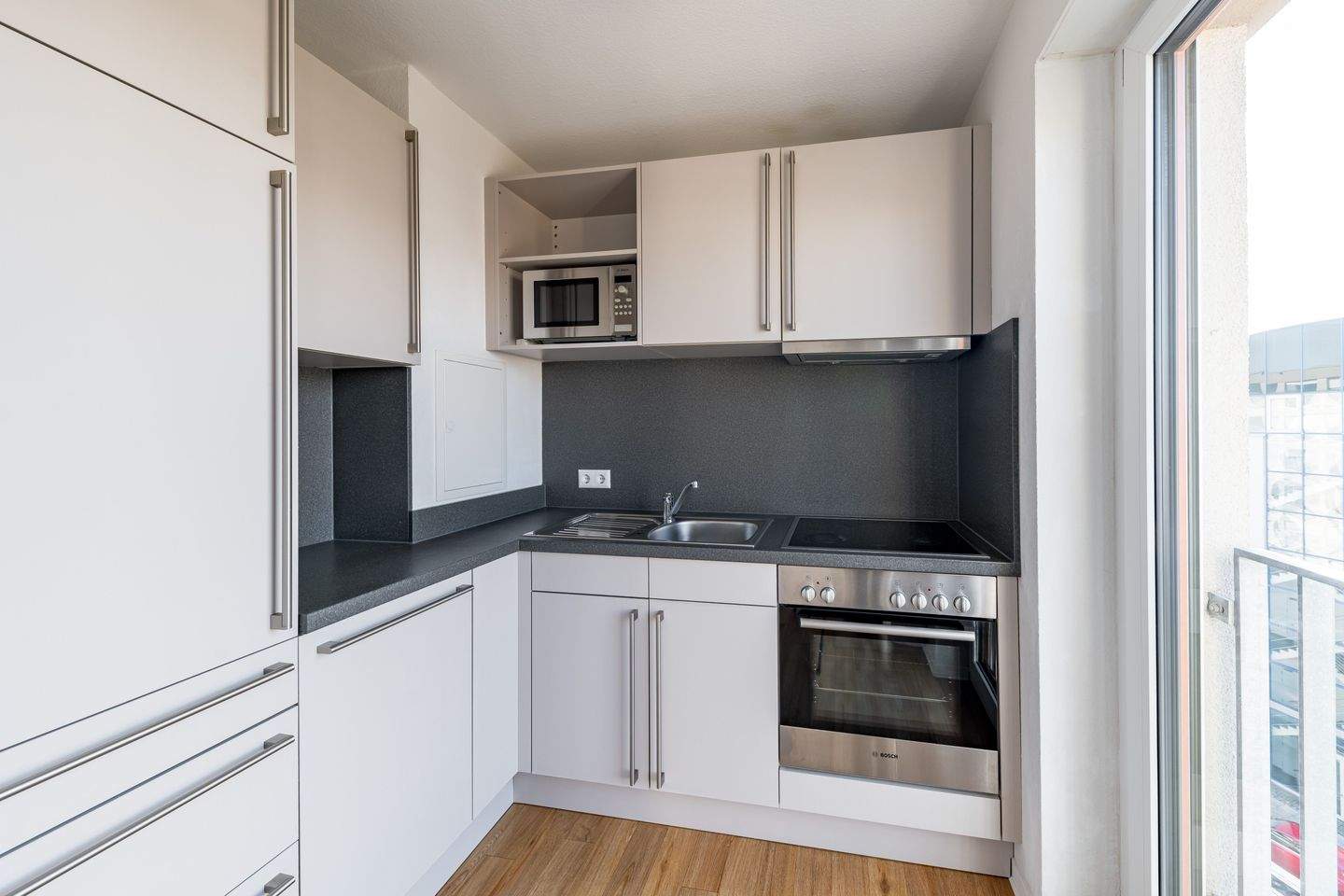 Moderne 2-Zimmerwohnung teilmöbliert in zentraler Lage nahe Bahnhof Stgt-Feuerbach – Stuttgart – Vorschaubild 6