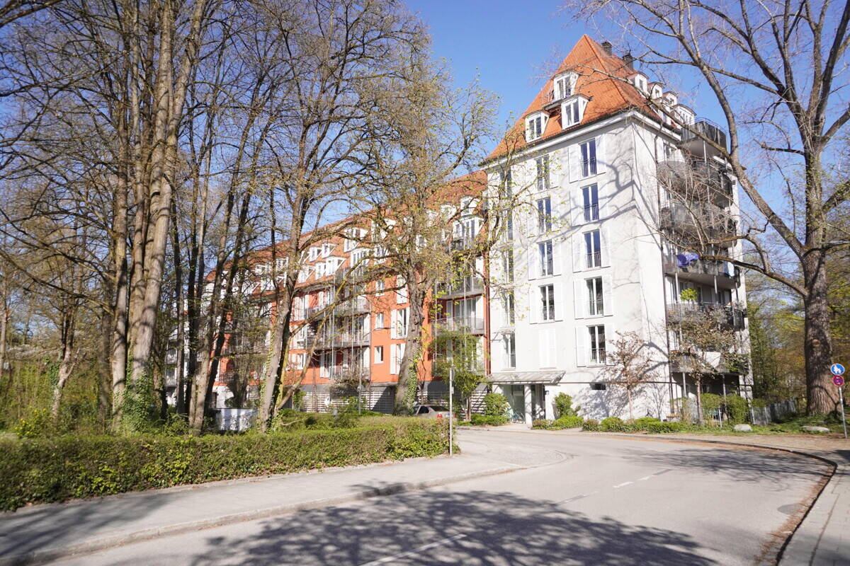 Erstbezug nach Luxus-Sanierung für Paare oder die kleine Familie...direkt an der Würm...