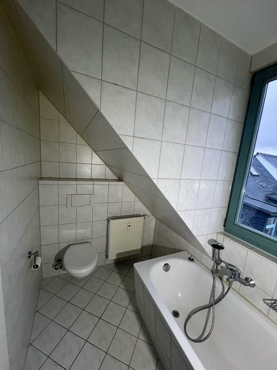 DG-Whg. mit Lift / Laminat / Bad mit Fenster !!! – Chemnitz – Vorschaubild 7
